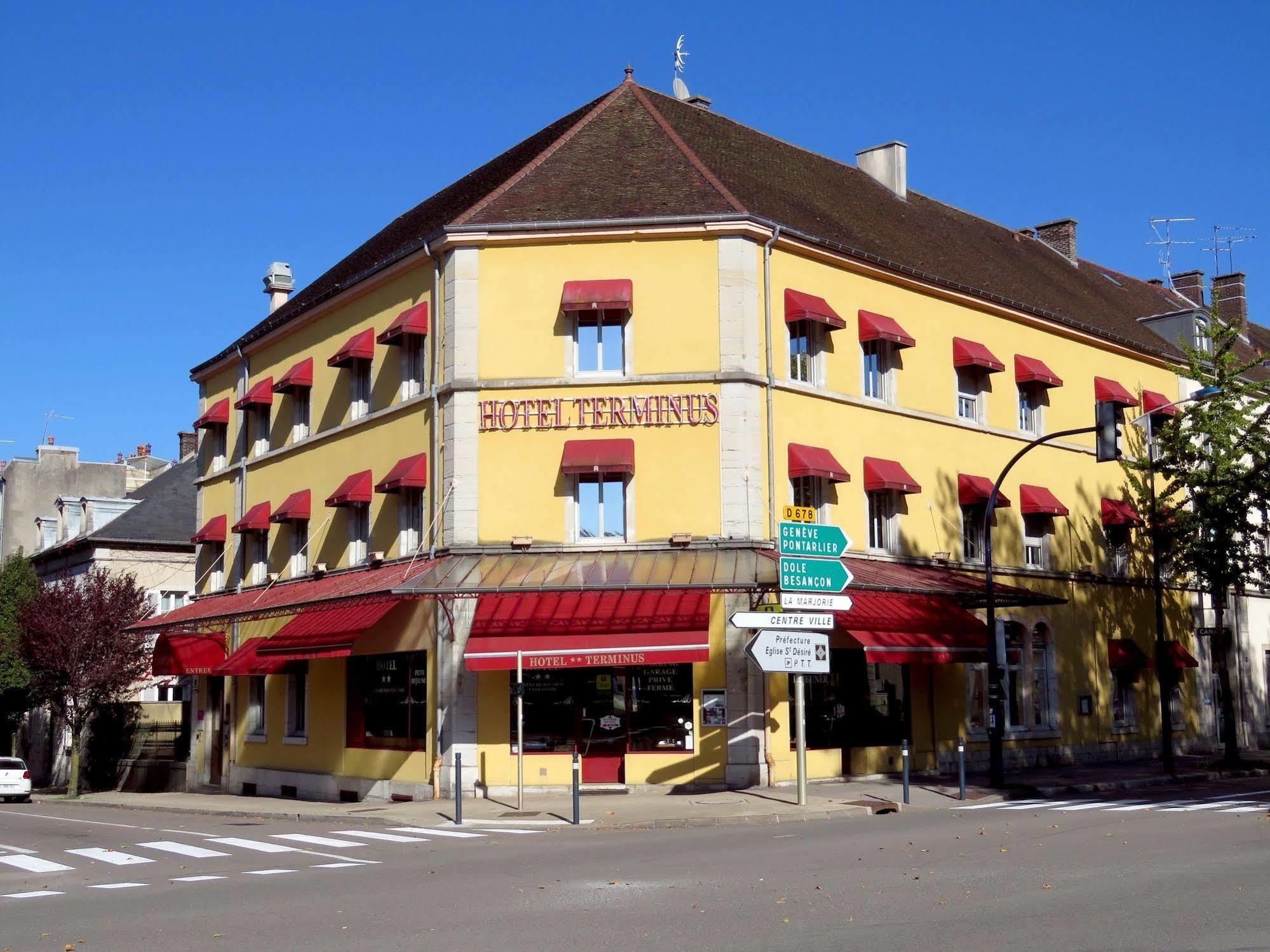 Hotel Terminus - Pizzeria Pizz'A Gogo - Salle De Sport - Face A La Gare Lons-le-Saunier Exterior photo